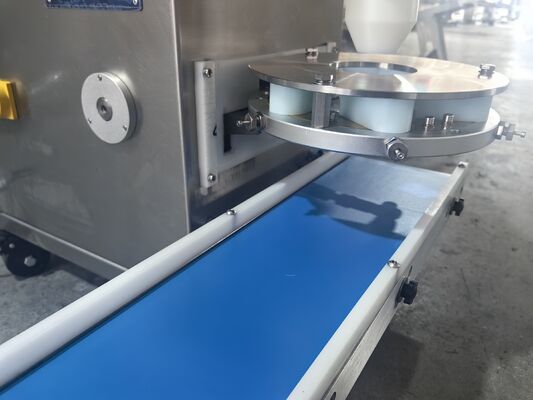 Buon prezzo Macchina di riempimento di pasticceria multiuso Macchina di riempimento di pasta commerciale adattabile in linea